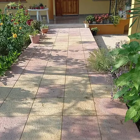 Kaplica Koeyuende Tam Muestakil *