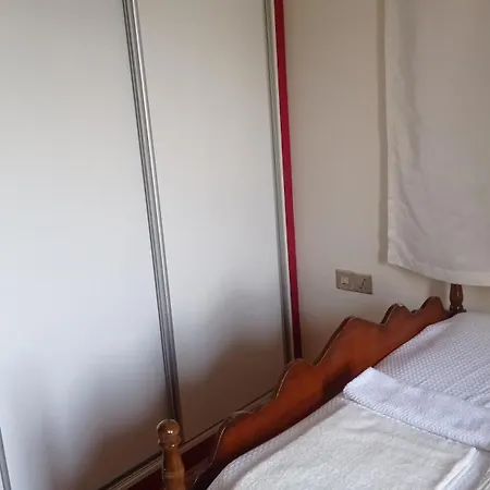 Kaplica Koeyuende Tam Muestakil Apartment Davlos